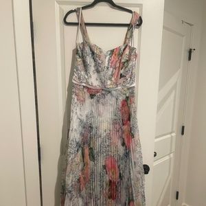 NEVER BEEN WORN Marchesa Notte Pleated Chiffon Gown, Size 14 Tags on